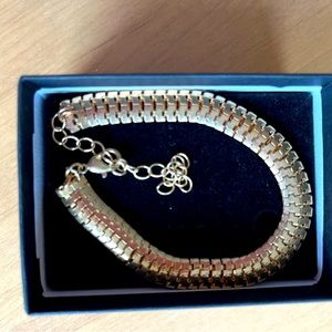 Chain bracelet  in gold